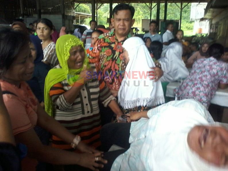 histeris dan pingsan histeris dan pingsan copy