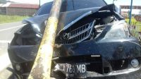 mobil tabrak tiang telepon mobil tabrak tiang telepon 1