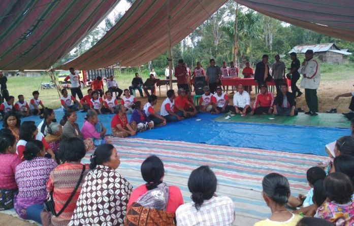 nikson menginap dirumah warga nikson menginap dirumah warga