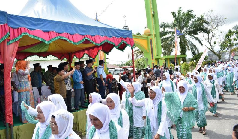 Galeri Foto: Pembukaan MTQ Ke-44 dan FSQ Ke-29 Kabupaten Tapanuli Tengah 2018 3 4