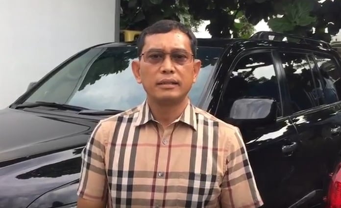JR Saragih Siap Menangkan Djarot-Sihar, Ini Video Pernyataannya 1 Screenshot 2018 4 2 Ini Pengakuan JR Saragih Siap Memenangkan Djarot Sihar di Pilgubsu 2018 YouTube1