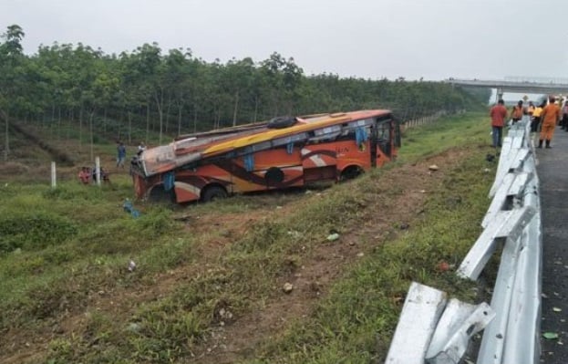 Screenshot 2018 5 30 Bus Tapsel Medan Terguling Seorang Penumpang Tewas