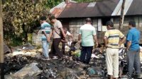 rumah terbakar rumah terbakar
