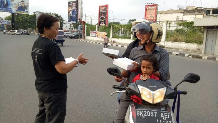 IWO-ACT Berbagi Takjil Iftar Gratis di Medan 1 iwo