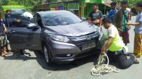mobil yang dikabarkan menabrak pelajar mobil yang dikabarkan menabrak pelajar