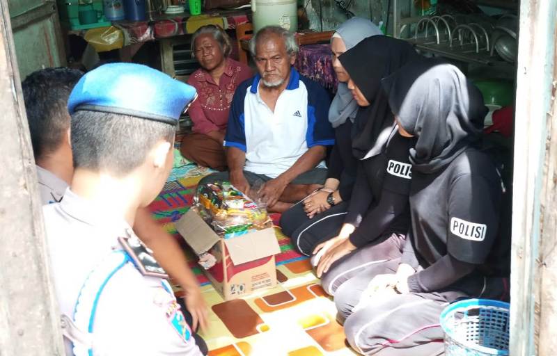 Polres Sibolga Bantu Warga Kurang Mampu 1 bantuan1