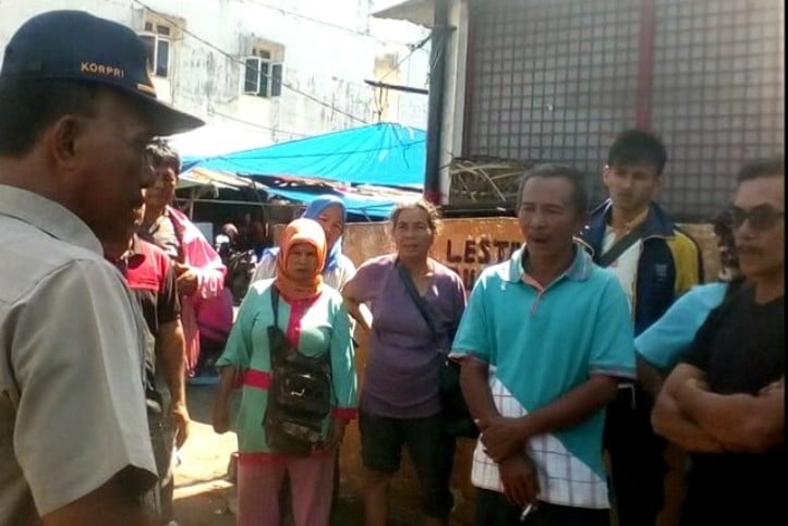 e dalimunthe bersama pedagang pasar kota baringin e dalimunthe bersama pedagang pasar kota baringin
