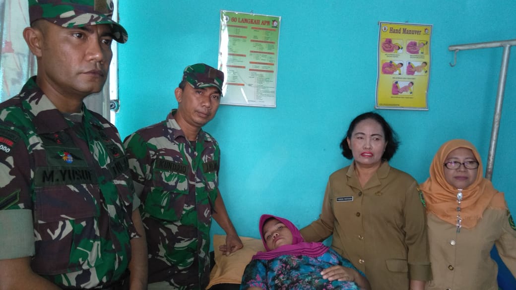 Babinsa Koramil 19/Siais Baksos TNI KBKes di Angkola Tapsel 1 tapsel
