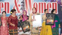 Ketua TP PKK Tapteng Terima Penghargaan Woman Of The Year 2018 7 IMG 20180916 173736