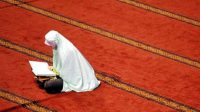 suasana ibadah di mesjid suasana ibadah di mesjid