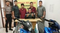 Usai Makan Lontong, 2 Pria Ini Diamankan ke Kantor Polisi 12 lontong