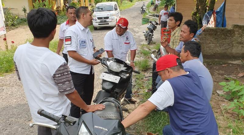Blusukan di Sibolga Julu, Warga Doakan Jonius Taripar Hutabarat Menang di Pileg 2019 1 taripar hutabarat1