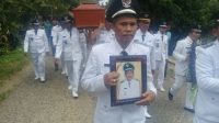 Camat Manduamas Pimpin Pemakaman Kepala Desa Tumba Julu, Uli Tua Hasugian 20 20190514 150102 resized