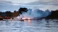 kapal motor terbakar kapal motor terbakar