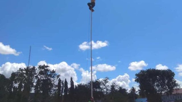 tali bendera nyangkut tali bendera nyangkut