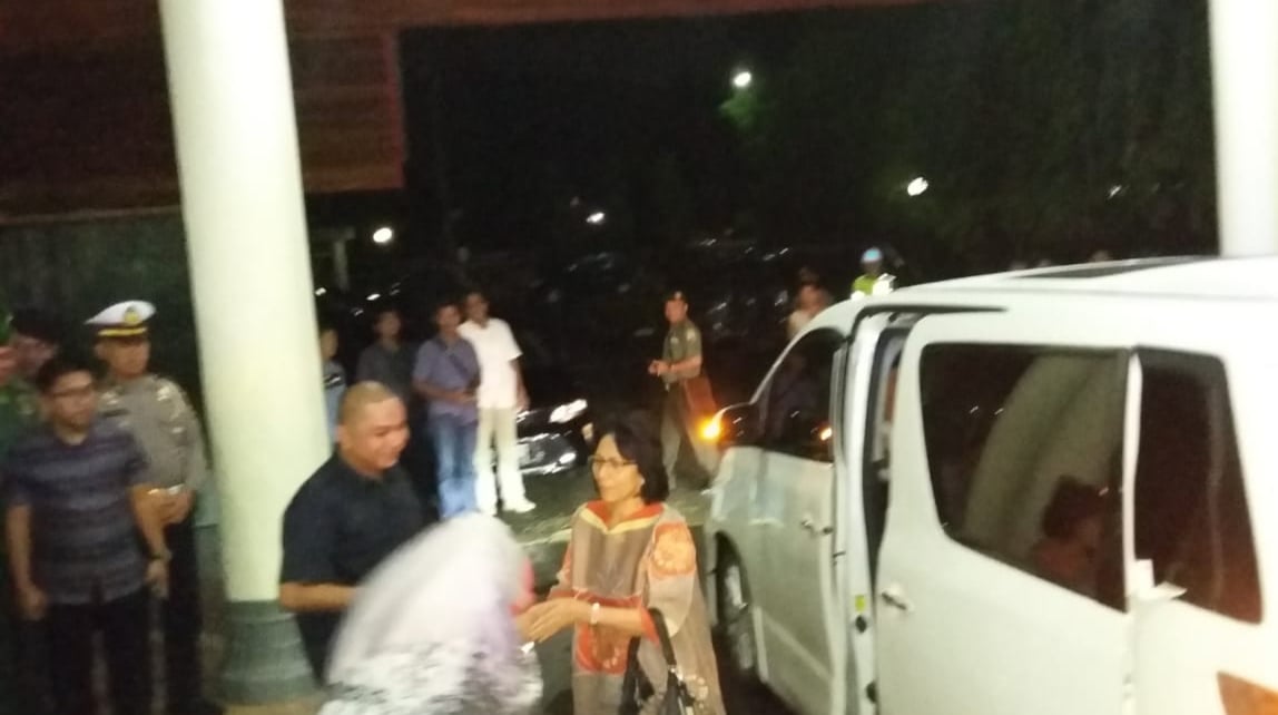 Bupati Tapteng Sambut Kedatangan Istri Kepala Staf Kepresidenan 1 IMG 20191209 202005