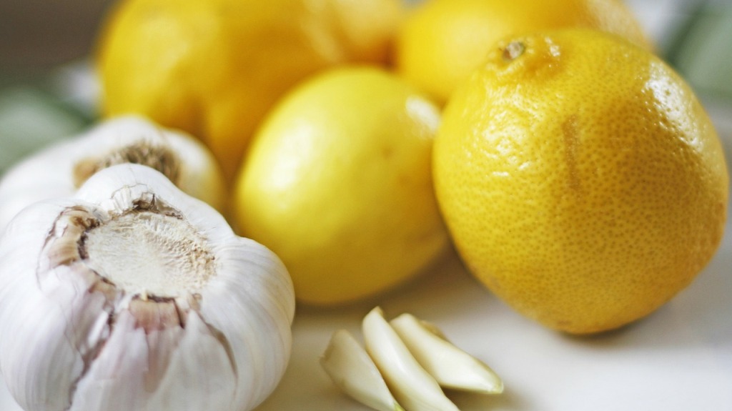 lemon dan bawang putih