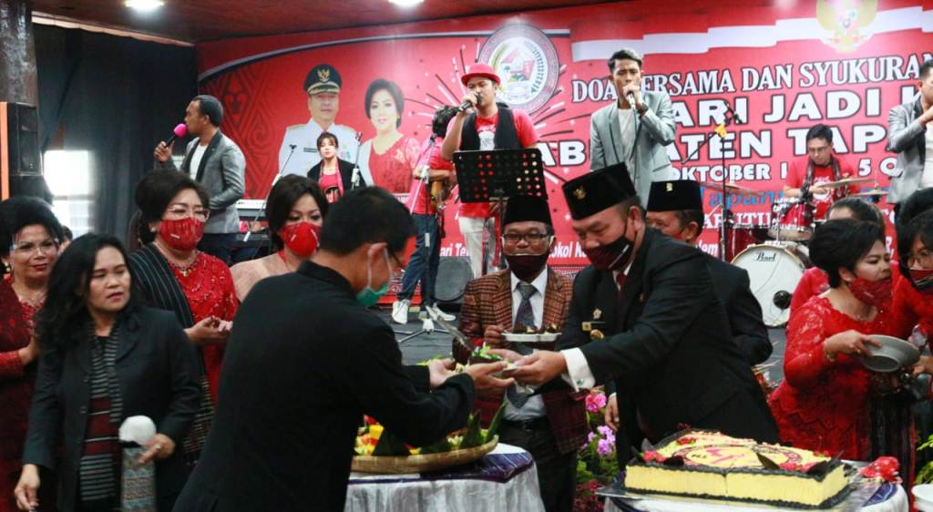 6 Tahun Pimpin Taput, Nikson Nababan Paparkan Capaian dan Harapan Hingga Ucapkan SUT Ke-48 1 WhatsApp Image 2020 10 06 at 20.41.391