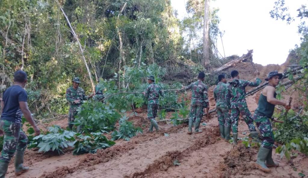 Melalui TMMD Ke-110, Perekonomian Warga Dua Desa Akan Meningkat 1 WhatsApp Image 2021 03 25 at 11.20.00