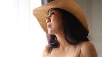 Pakai Topi Bundar, Netizen Puji Kecantikan Tante Ernie 15 WhatsApp Image 2021 03 26 at 14.47.17