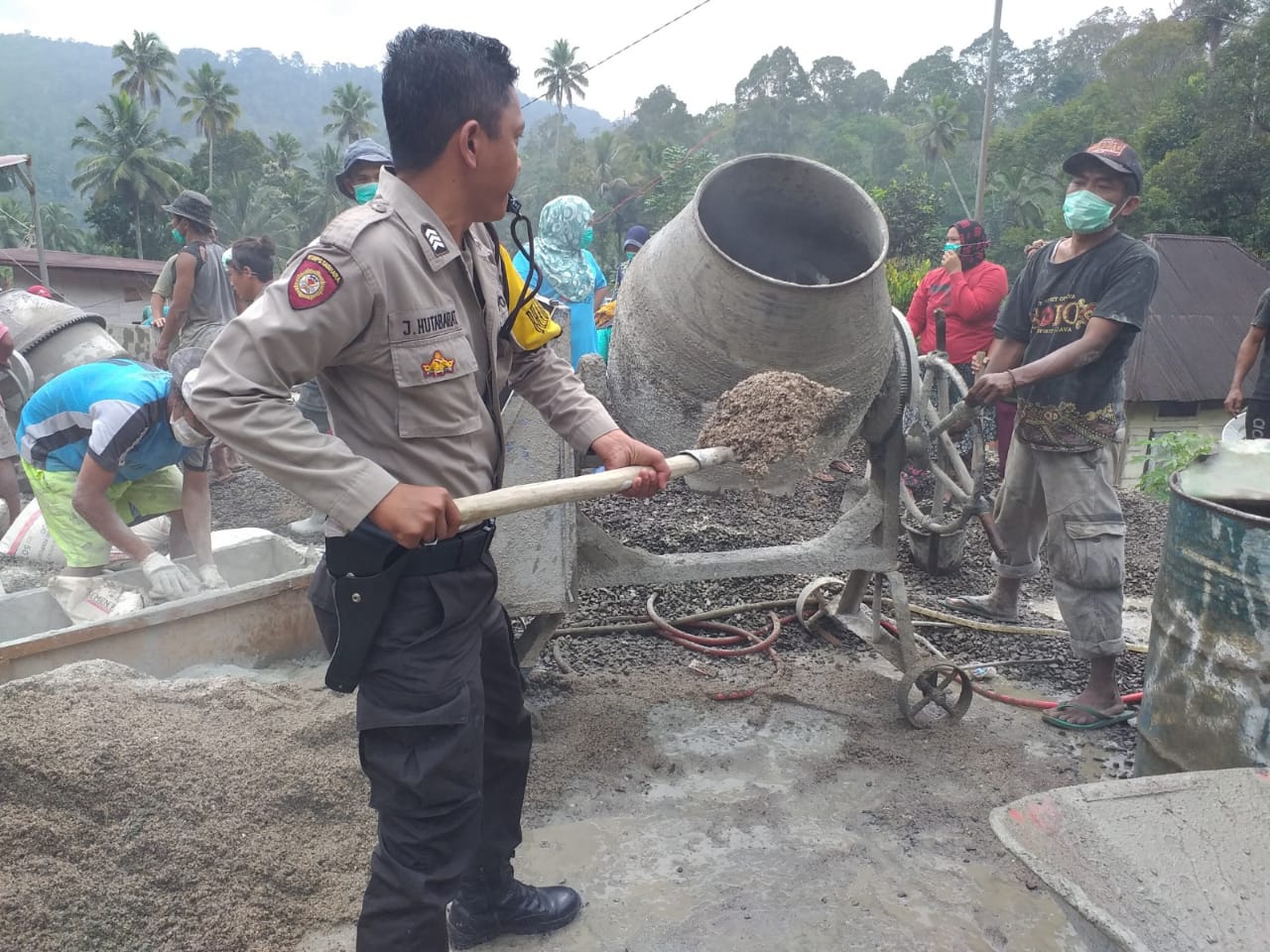 Bripka Junior Hutabarat Galang Dana Pembangunan Masjid Berusia 200 Tahun di Simangumban Taput 1 IMG 20210428 WA0087