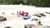 Bupati Nikson Minta PT SOL Support Pengembangan Wisata Arung Jeram di Taput Main Arung Jeram di Aek Situmandi Tapanuli Utara