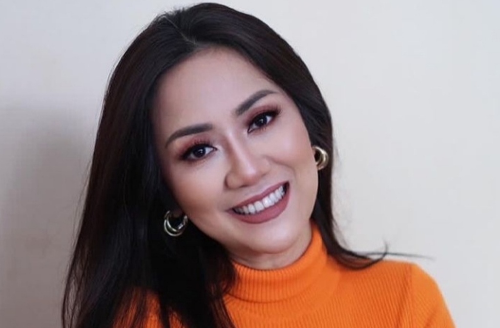 Penampilan Tante Ernie Dipuji Netizen: Menawan! Tante Ernie