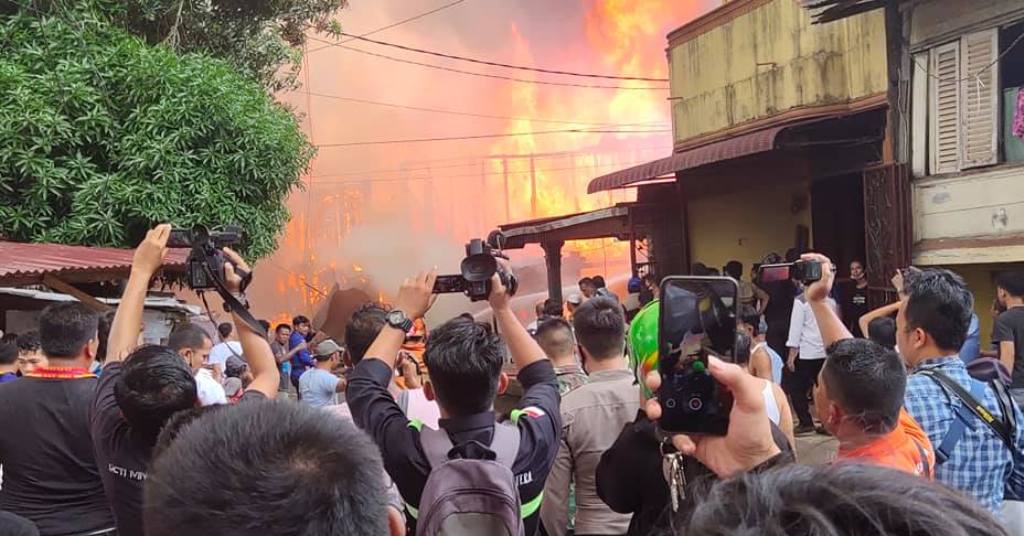 Kebakaran Rumah di Pasar Belakang Kota Sibolga.
