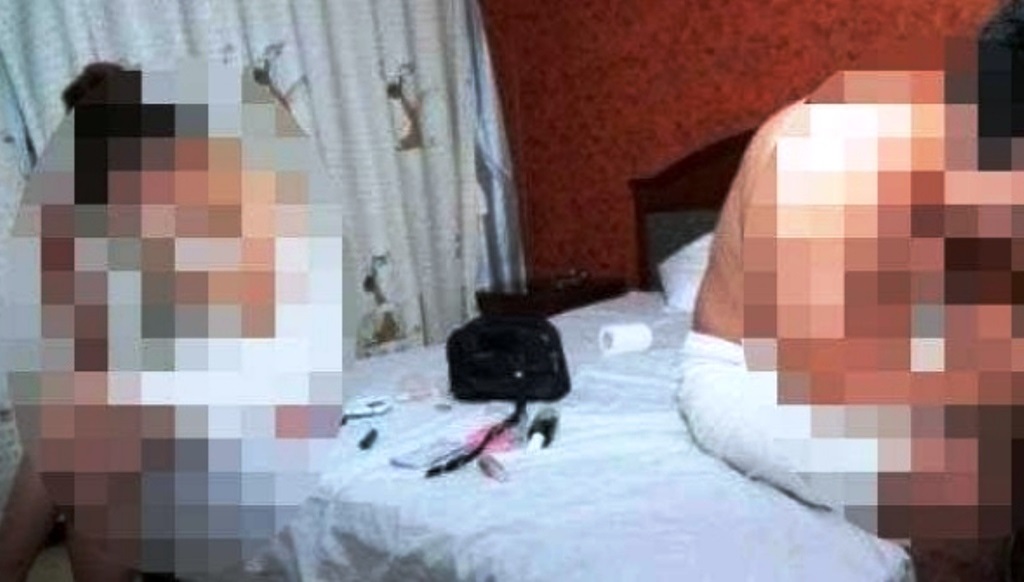 Pasangan Janda dan Pria Lajang Digerebek Indehoi di Penginapan Ilustrasi Penggerebekan Pasangan Bukan Suami Istri di Penginapan. (Foto: acehtribunnews.com)