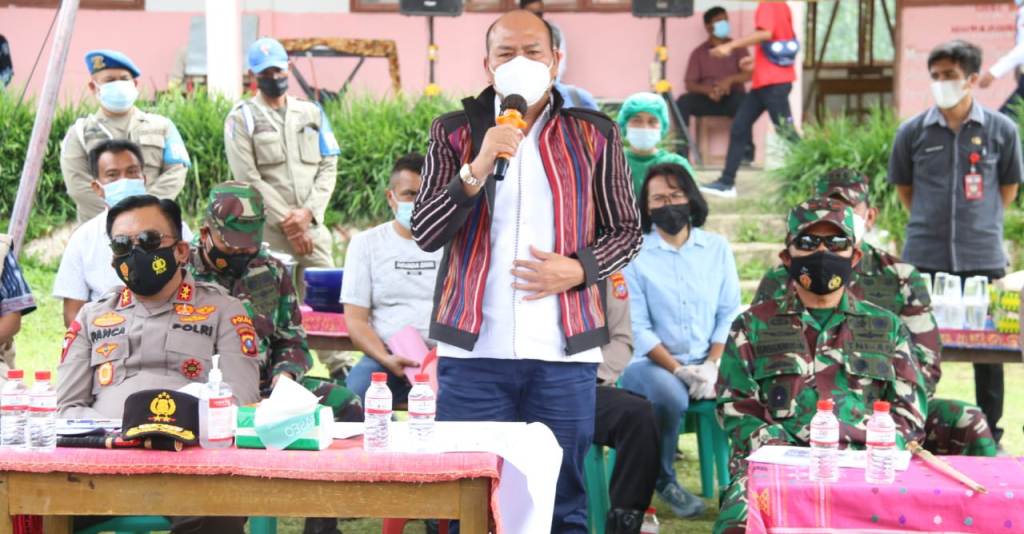 Bupati Nikson: Zero Kasus COVID di Hutagurgur, Kapoldasu Minta Pos Penjagaan di Perbatasan Diaktifkan Bupati Tapanuli Utara, Drs. Nikson Nababan, bersama Pangdam I/BB Mayjen TNI Hasanuddin, Kapolda Sumut Irjen Pol RZ Panca Putra Simanjuntak. (Foto: dok_istimewa)