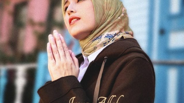 adel Istri Pasha ‘UNGU’, Adelia Wilhelmina, menghadirkan sebuah karya di bulan suci Ramadhan tahun 2021.