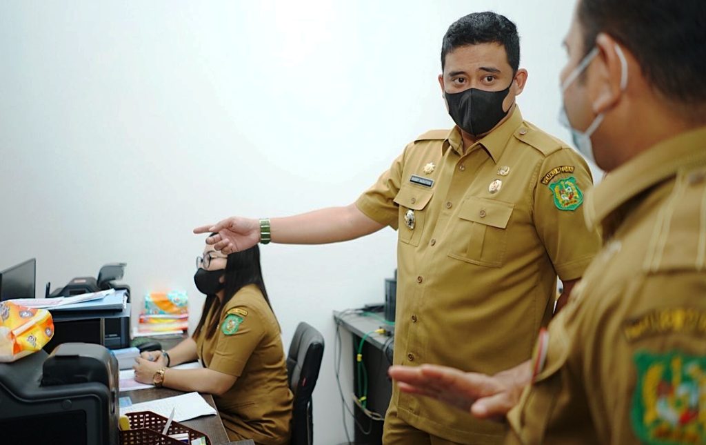 Wali Kota Medan, Bobby Nasution Sidak Kantor Dinas Kependudukan dan Pencatatan Sipil (Disdukcapil) Kota Medan. (Foto: dok_istimewa)