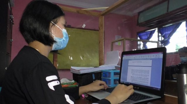 Sebut Saja Namanya Bunga, Digituin di Perladangan tersangka (kanan) menjalani pemeriksaan di Mapolres Taput.
