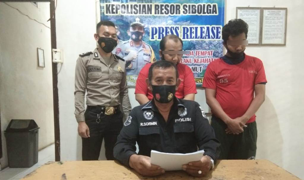 Warga Medan dan Deli Serdang Ditangkap Polisi di Sibolga, Ini Kasusnya Foto: Paparan Kedua Tersangka di Mapolres Sibolga. (Dok_Istimewa)