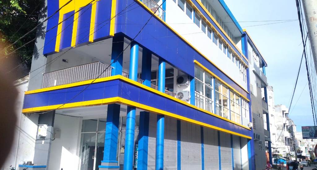 Gedung IKM Sibolga yang Berada di Samping Jalan Marganti Sitompul Kota Sibbolga Tampak Tidak Ada Plank Nama.