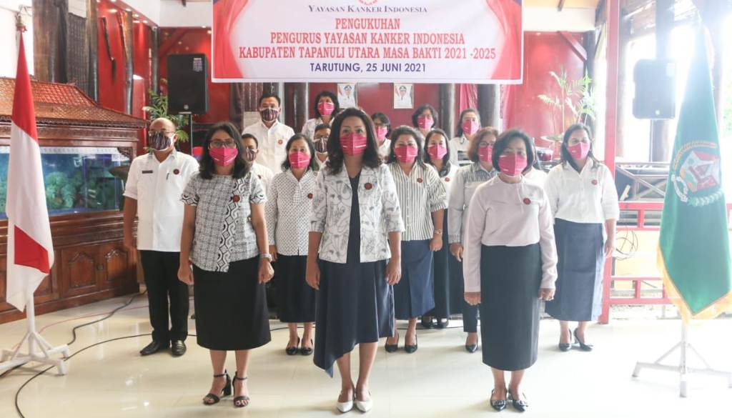 Satika Simamora Kembali Nahkodai YKI Taput Satika Simamora dilantik untuk kedua kalinya sebagai Ketua Yayasan Kanker Indonesia (YKI) Cabang Kabupaten Taput, periode 2021-2025.