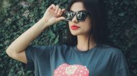 Seksinya Nora Alexandra Berenang Pakai Bra Merah Nora Alexandra. (Foto: dok_Instagram)