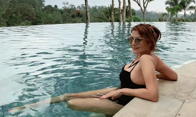 Potret Tamara Bleszynski Super Seksi Pakai Baju Renang, Netizen: Idola Sejuta Umat 1 tamara