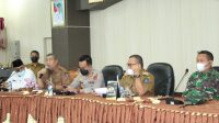 Wali Kota Sibolga, Jamaluddin Pohan memimpin rapat mendadak dalam rangka pencegahan penyebaran virus Corona di Kota Sibolga, Sumatra Utara (Sumut), Selasa (6/7/2021) pagi. (Foto: dok_istimewa)