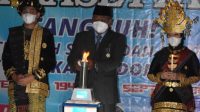 Suprawata Pimpin Penyulutan Obor Tri Prasetya RRI di Sibolga 5 Foto: Kepala RRI Sibolga Suprawata memimpin penyulutan Obor Tri Prasetya RRI pada Peringatan HUT RRI ke-76, di Lantai II Gedung RRI Sibolga. (dok/istimewa)