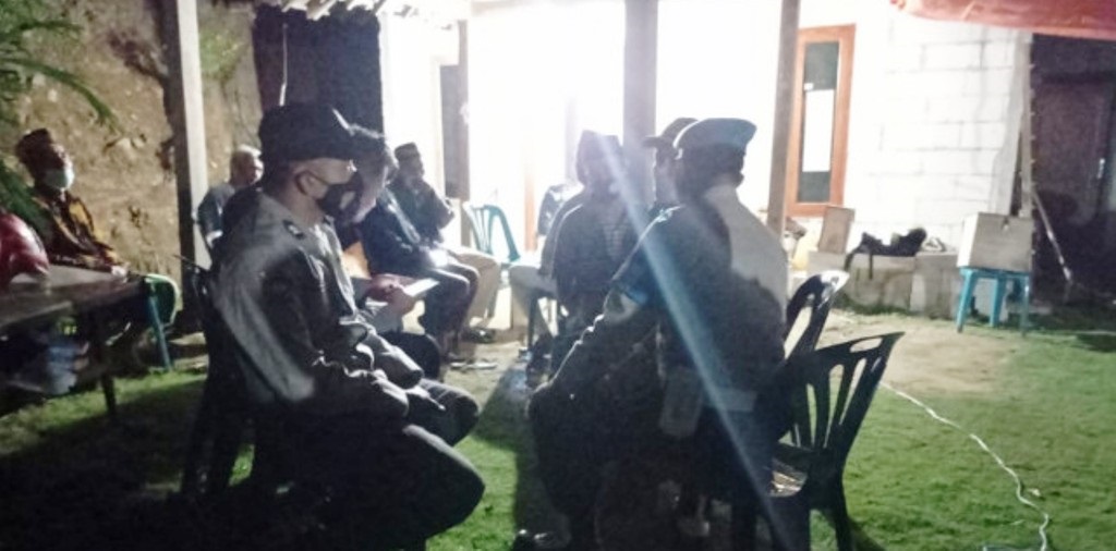 Pemuda Ini Tewas Dipatuk Saat Asyik Mandikan Kobra Peliharaannya Suasana di Rumah Duka