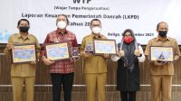 Lagi, Pemkab Taput Raih Penghargaan WTP Wakil Bupati Taput Sarlandy Hutabarat (kedua dari kiri)