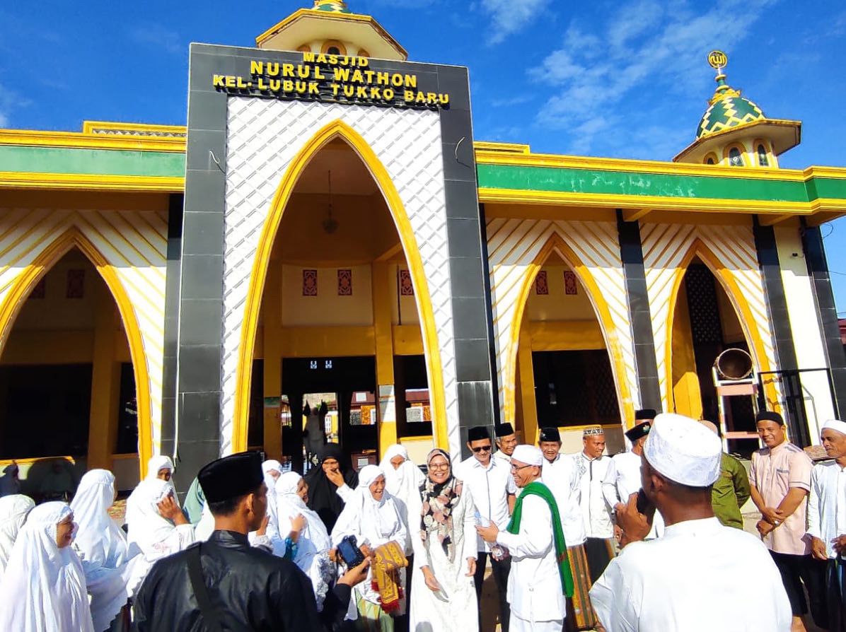 Pj Bupati Tapteng Sholat Idul Adha di Lubuk Tukko 1 IMG 20220710 WA0059