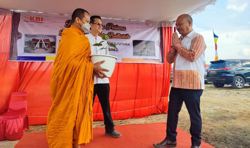 Vihara Dibangun di Siborongborong, Bupati Nikson: Miniatur Pancasila Bisa Tercermin dari Taput untuk Indonesia dan Dunia 1 WhatsApp Image 2022 07 10 at 08.35.17