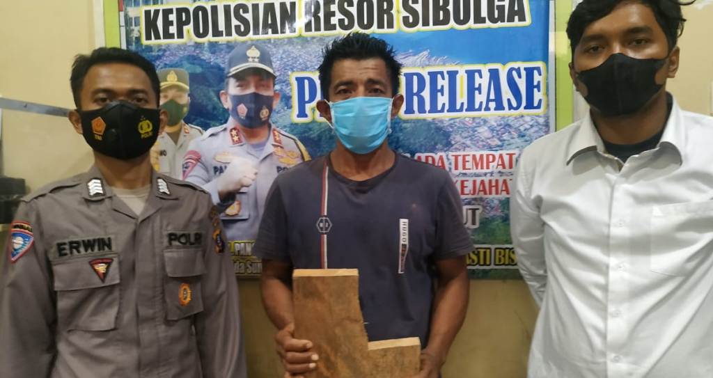 Gegara Duit 100 Ribu dan Tong, Pria Ini Aniaya Seorang Nelayan Sibolga 1 WhatsApp Image 2022 08 01 at 01.42.38