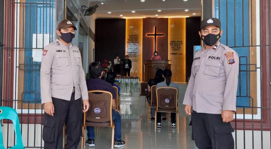Berikan Kenyamanan Beribadah, Polsek Batang Toru Patroli ke Sejumlah Gereja 1 WhatsApp Image 2022 08 14 at 02.41.10