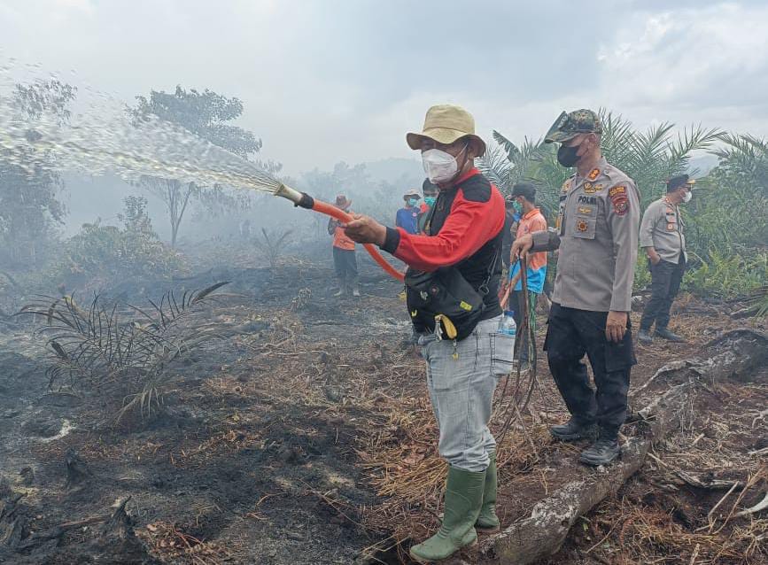 Belasan Hektare Lahan di Tapteng Terbakar, Pemadaman Terkendala Ketersediaan Air 2 IMG 20220917 WA0075