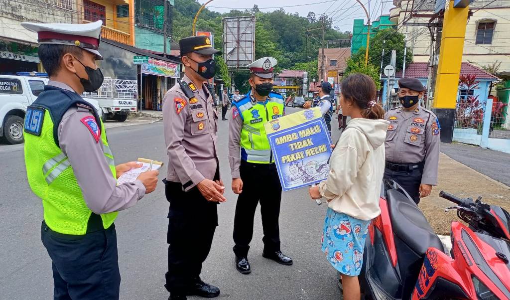 Operasi Zebra 2022 di Sibolga "Ambo Malu Tidak Pakai Helm" 1 WhatsApp Image 2022 10 07 at 02.52.46