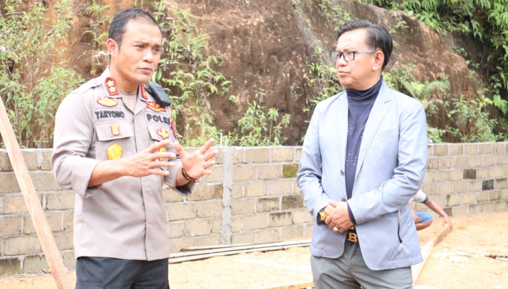 Polri Peduli, Kapolres Sibolga Bantu Pembangunan TK Pancasila di Aek Parombunan 2 WhatsApp Image 2022 11 16 at 02.30.24