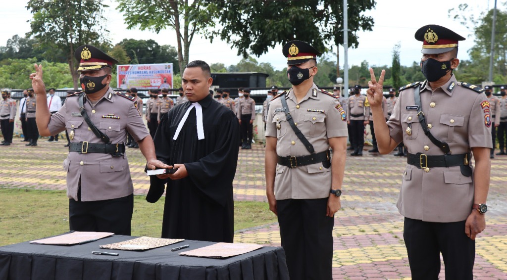 Kompol Tangap Manurung Waka Polres Humbahas yang Baru 1 WhatsApp Image 2022 12 02 at 19.35.07